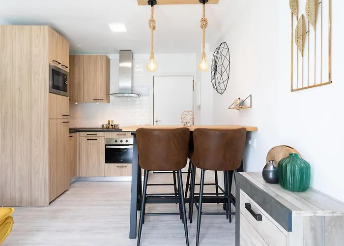 Home2book Modern Americas Pool&terrace דירה ארונה