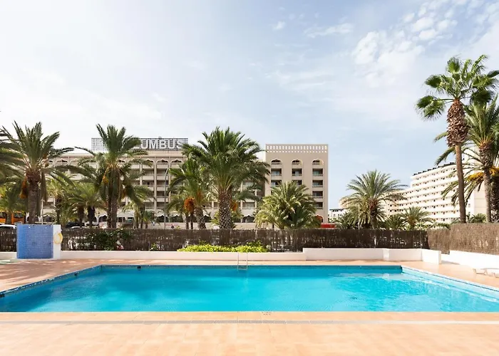 Home2book Modern Americas Pool&terrace * ארונה